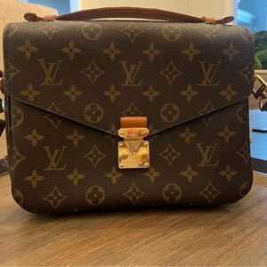 Authentic Louis Vuitton Pochette Metis